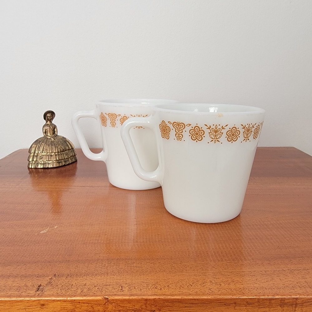 Vintage 1970s PYREX Butterfly Mugs - Set of 2